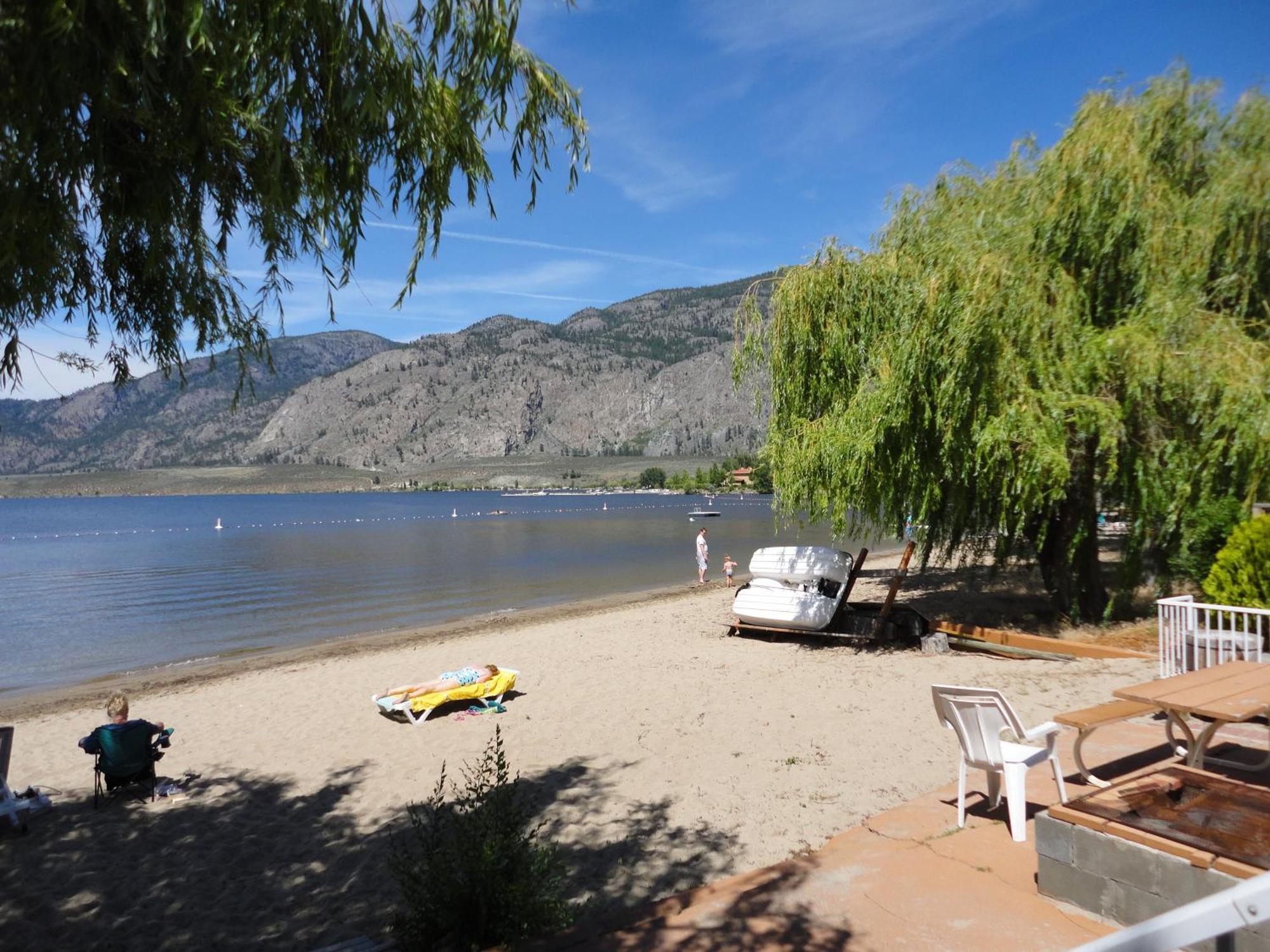 Bella Villa Resort Motel Osoyoos Bagian luar foto