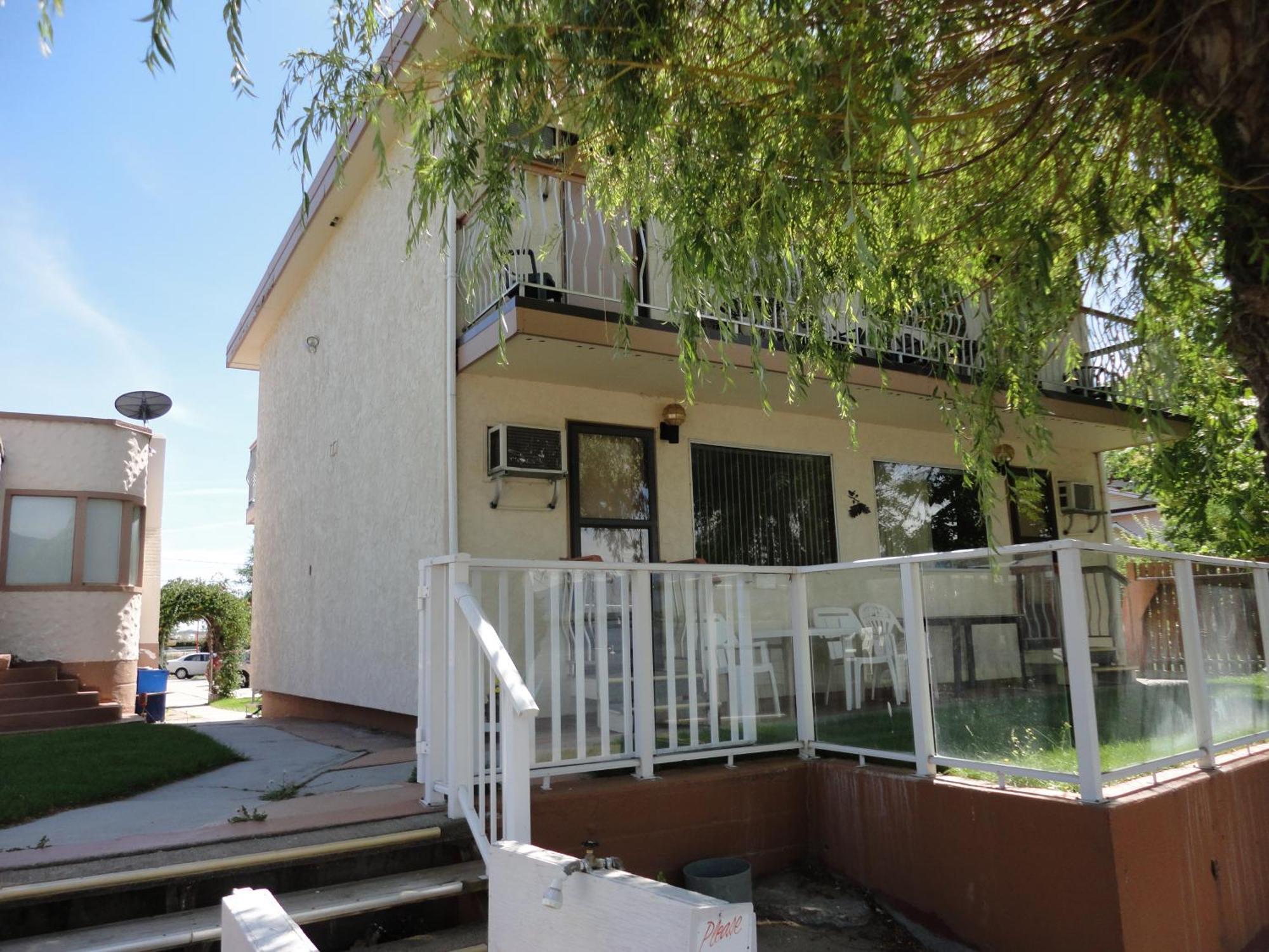 Bella Villa Resort Motel Osoyoos Bagian luar foto
